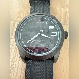 Naviforce mens black dial black sport watch NEW BATTERY